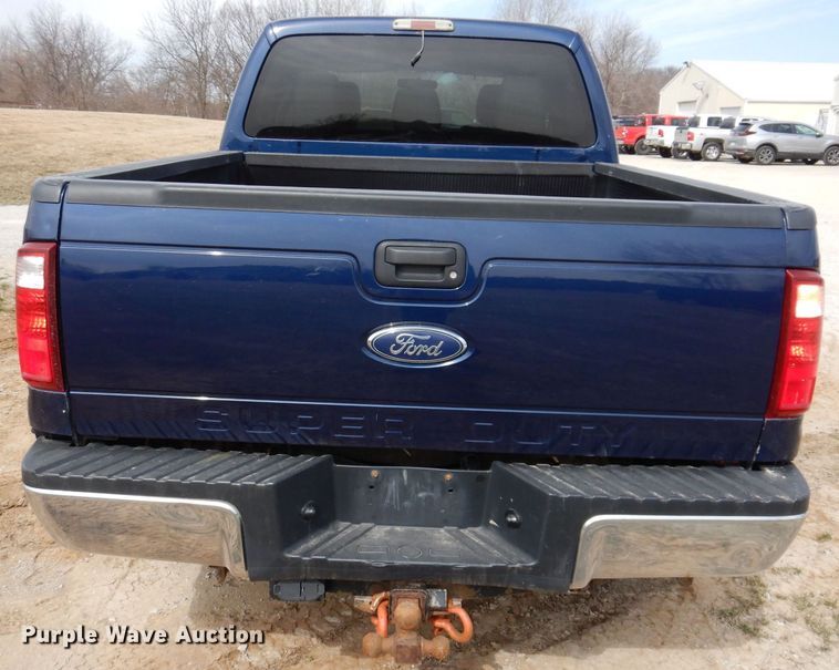 image for item MO9585 2012 Ford F250 Super Duty XLT  Crew Cab pickup truck