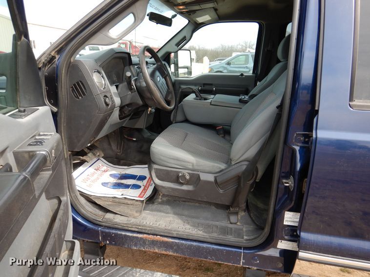 image for item MO9585 2012 Ford F250 Super Duty XLT  Crew Cab pickup truck