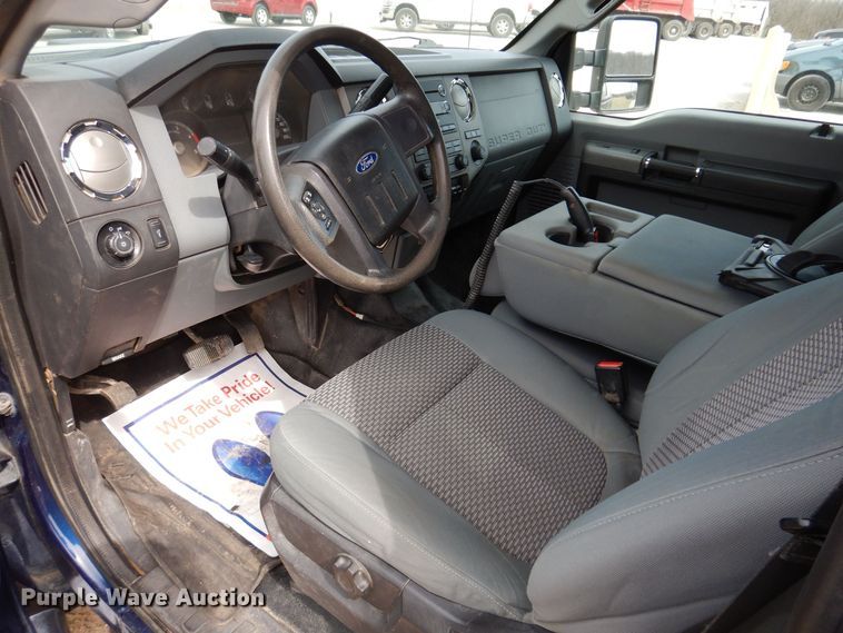 image for item MO9585 2012 Ford F250 Super Duty XLT  Crew Cab pickup truck