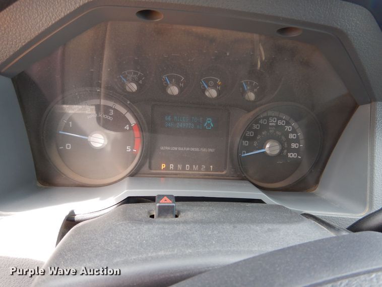 image for item MO9585 2012 Ford F250 Super Duty XLT  Crew Cab pickup truck