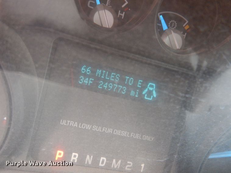 image for item MO9585 2012 Ford F250 Super Duty XLT  Crew Cab pickup truck