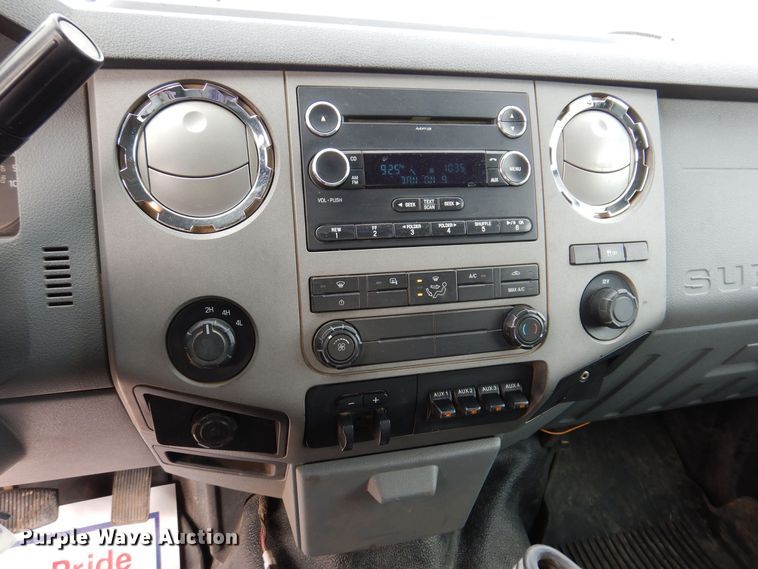 image for item MO9585 2012 Ford F250 Super Duty XLT  Crew Cab pickup truck