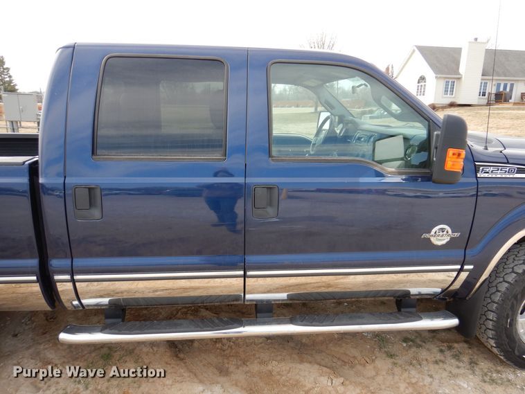 image for item MO9585 2012 Ford F250 Super Duty XLT  Crew Cab pickup truck