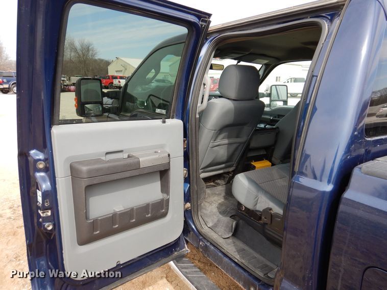 image for item MO9585 2012 Ford F250 Super Duty XLT  Crew Cab pickup truck