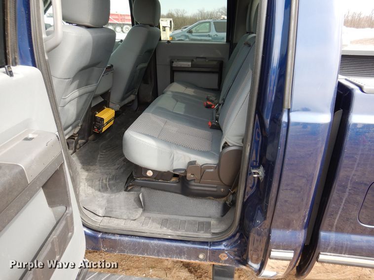 image for item MO9585 2012 Ford F250 Super Duty XLT  Crew Cab pickup truck