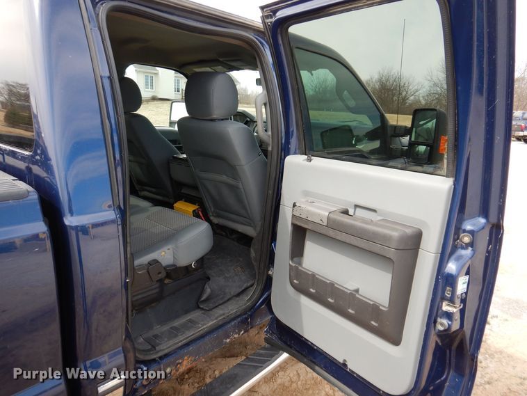 image for item MO9585 2012 Ford F250 Super Duty XLT  Crew Cab pickup truck