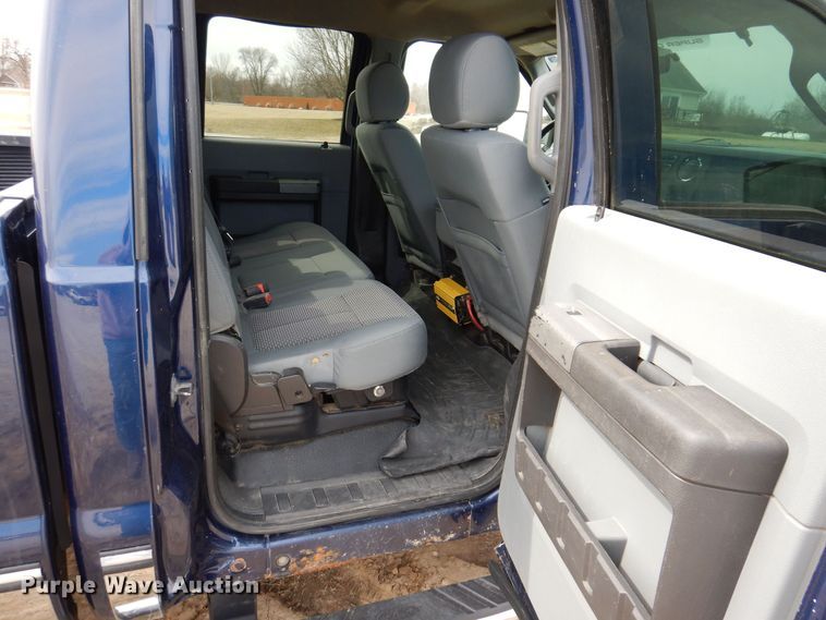 image for item MO9585 2012 Ford F250 Super Duty XLT  Crew Cab pickup truck