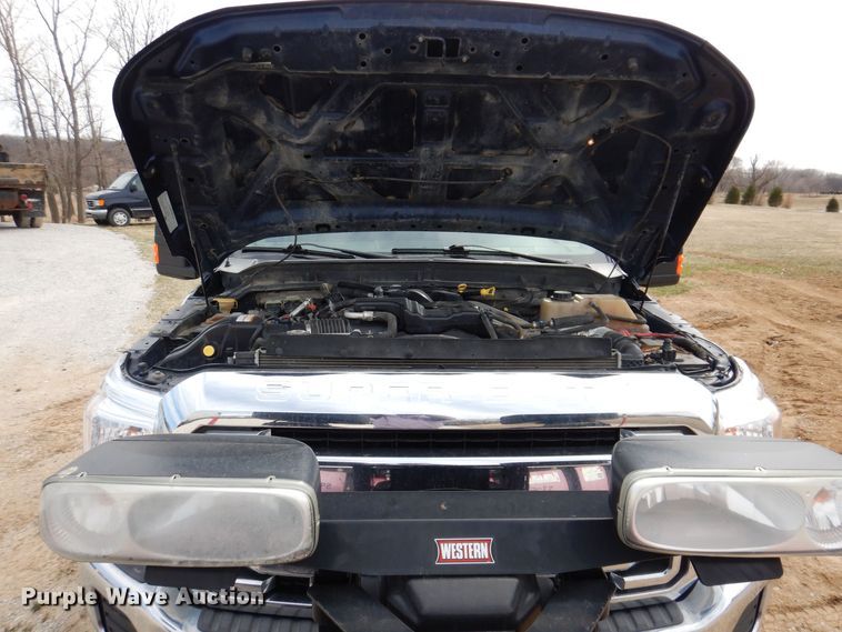 image for item MO9585 2012 Ford F250 Super Duty XLT  Crew Cab pickup truck