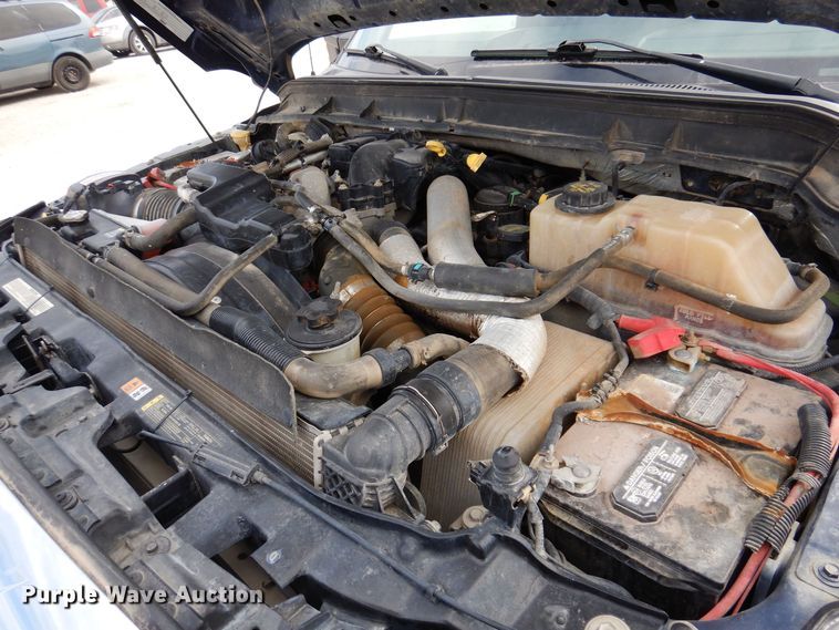 image for item MO9585 2012 Ford F250 Super Duty XLT  Crew Cab pickup truck