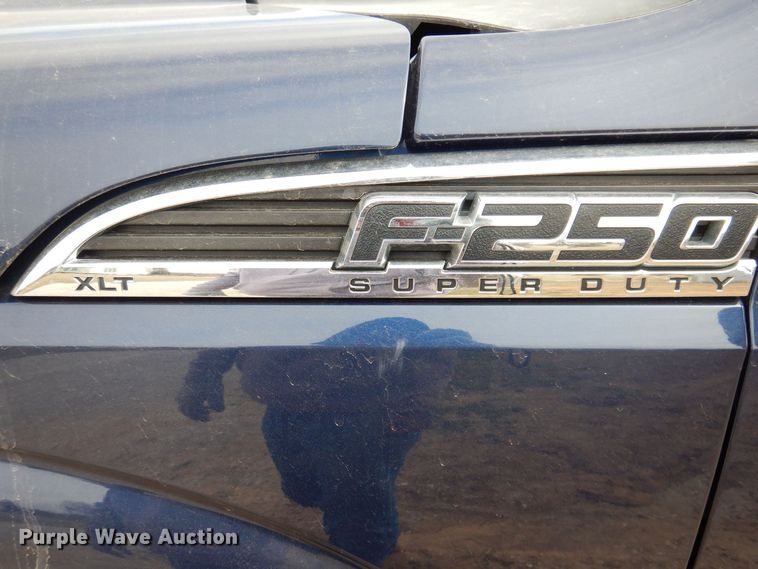 image for item MO9585 2012 Ford F250 Super Duty XLT  Crew Cab pickup truck