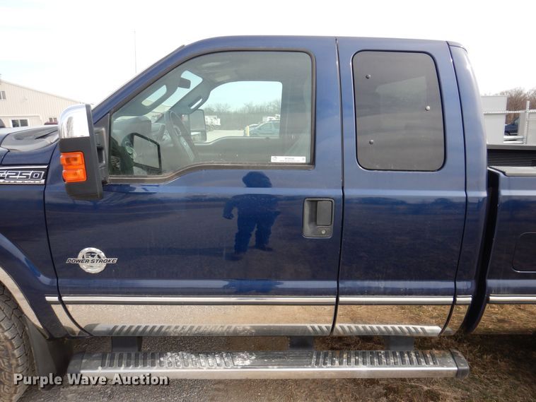 image for item MO9586 2011 Ford F250 Super Duty XLT  SuperCab pickup truck