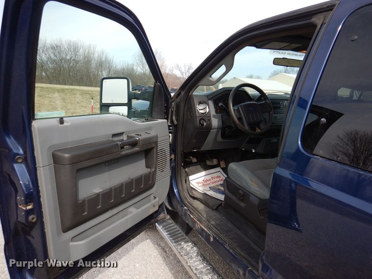 image for item MO9586 2011 Ford F250 Super Duty XLT  SuperCab pickup truck