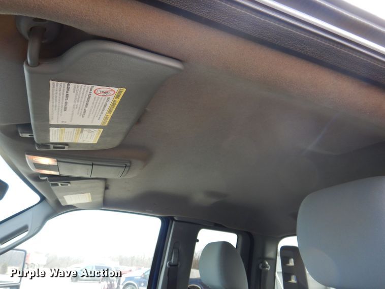 image for item MO9586 2011 Ford F250 Super Duty XLT  SuperCab pickup truck