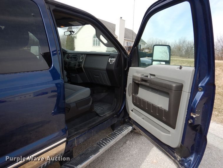 image for item MO9586 2011 Ford F250 Super Duty XLT  SuperCab pickup truck