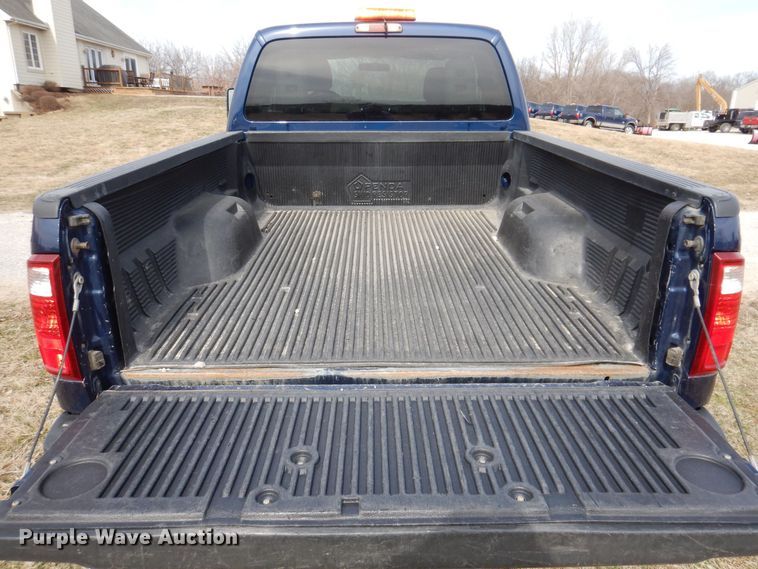 image for item MO9586 2011 Ford F250 Super Duty XLT  SuperCab pickup truck