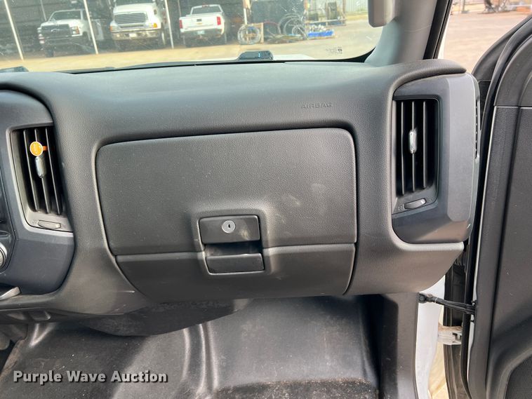 image for item MQ9856 2014 Chevrolet Silverado 1500  pickup truck