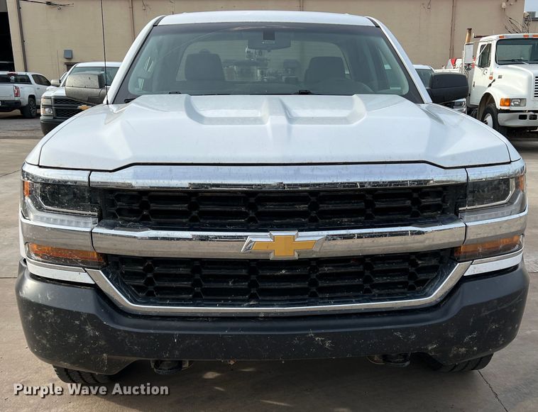 image for item MQ9857 2017 Chevrolet Silverado 1500  Double Cab pickup truck