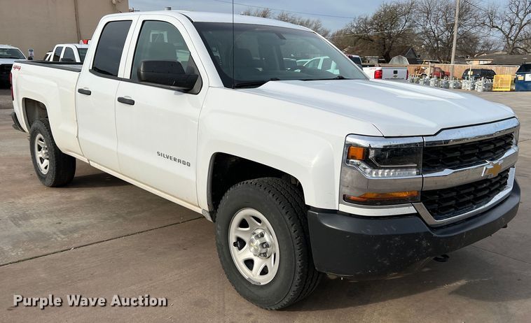 image for item MQ9857 2017 Chevrolet Silverado 1500  Double Cab pickup truck