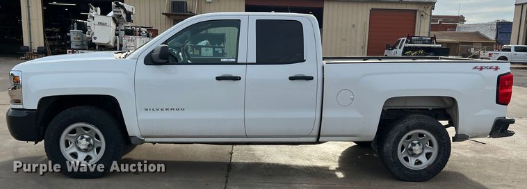 image for item MQ9857 2017 Chevrolet Silverado 1500  Double Cab pickup truck