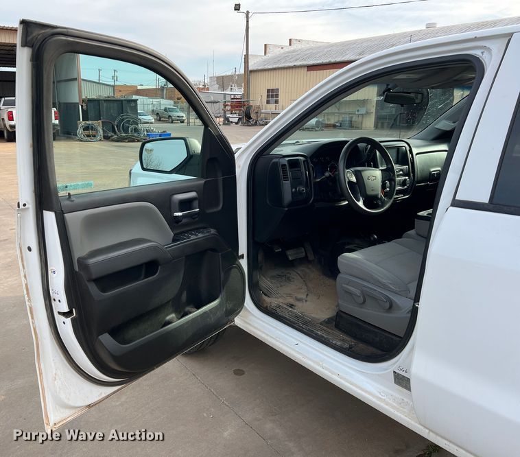 image for item MQ9857 2017 Chevrolet Silverado 1500  Double Cab pickup truck