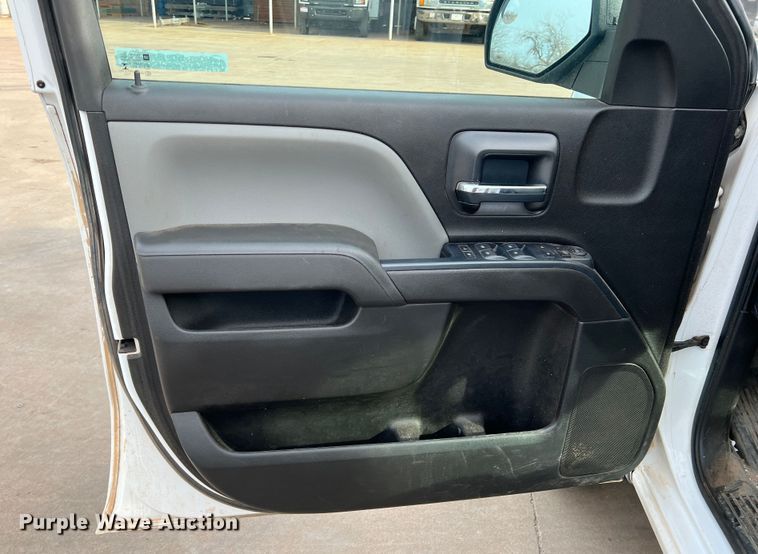 image for item MQ9857 2017 Chevrolet Silverado 1500  Double Cab pickup truck