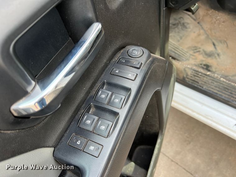 image for item MQ9857 2017 Chevrolet Silverado 1500  Double Cab pickup truck