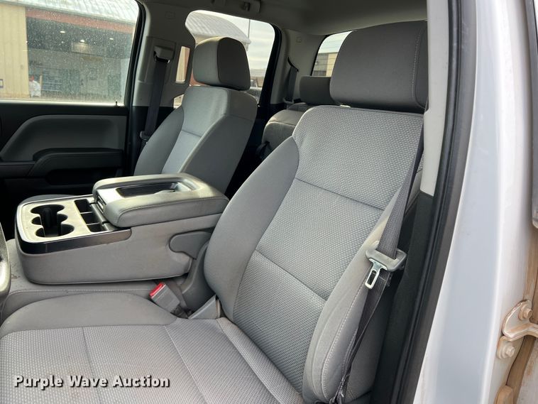 image for item MQ9857 2017 Chevrolet Silverado 1500  Double Cab pickup truck