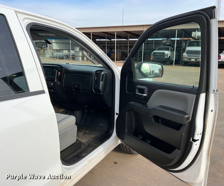 image for item MQ9857 2017 Chevrolet Silverado 1500  Double Cab pickup truck