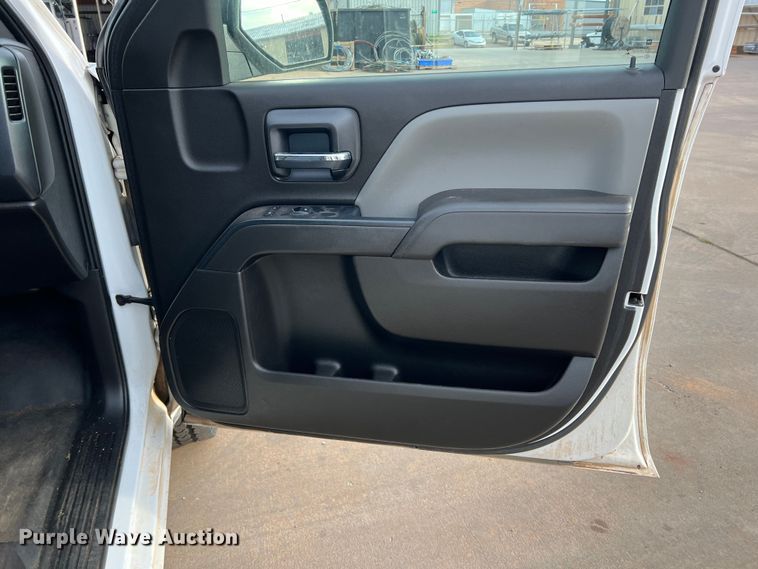 image for item MQ9857 2017 Chevrolet Silverado 1500  Double Cab pickup truck