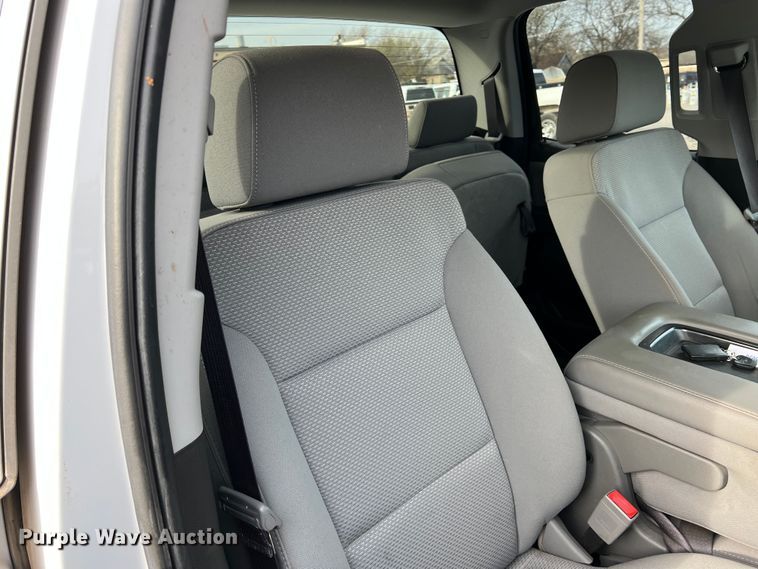 image for item MQ9857 2017 Chevrolet Silverado 1500  Double Cab pickup truck