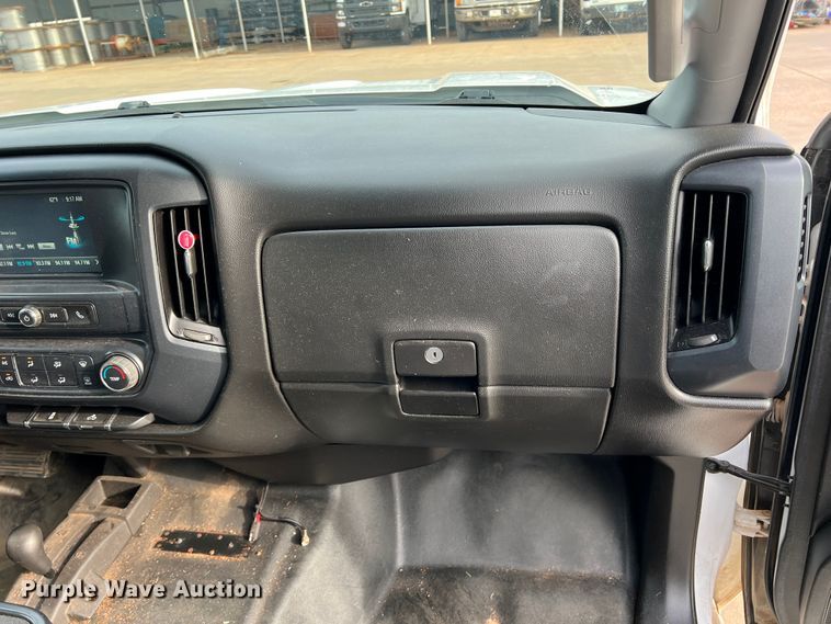 image for item MQ9857 2017 Chevrolet Silverado 1500  Double Cab pickup truck