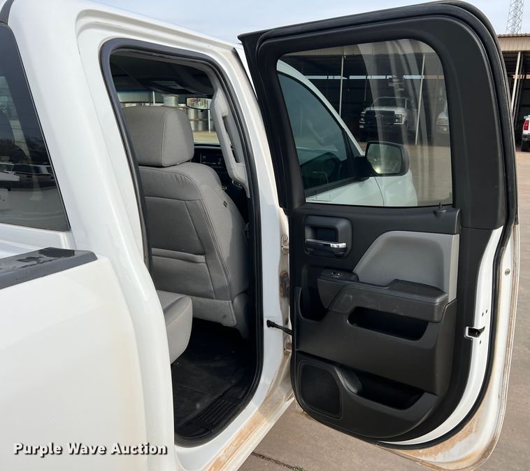 image for item MQ9857 2017 Chevrolet Silverado 1500  Double Cab pickup truck