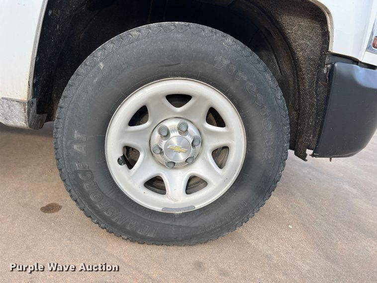 image for item MQ9857 2017 Chevrolet Silverado 1500  Double Cab pickup truck