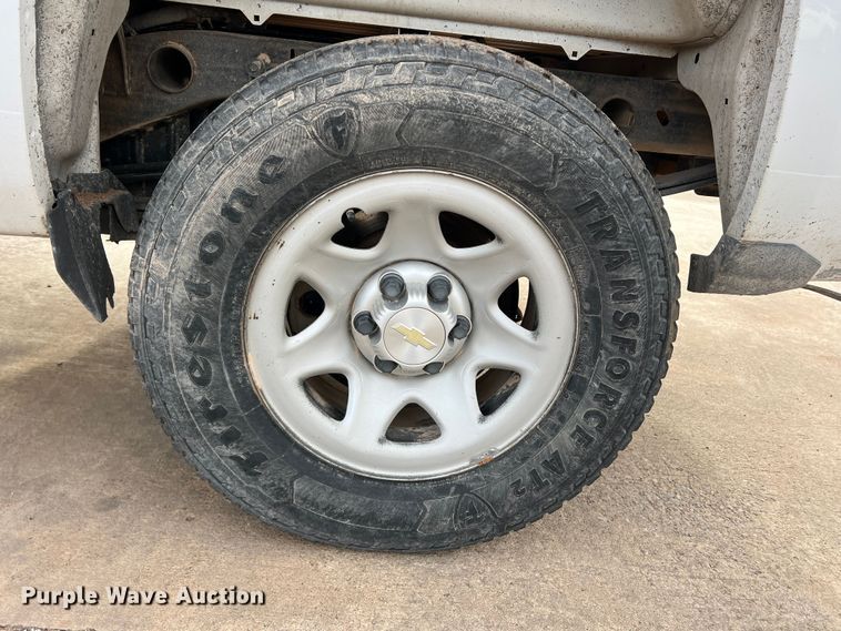 image for item MQ9857 2017 Chevrolet Silverado 1500  Double Cab pickup truck