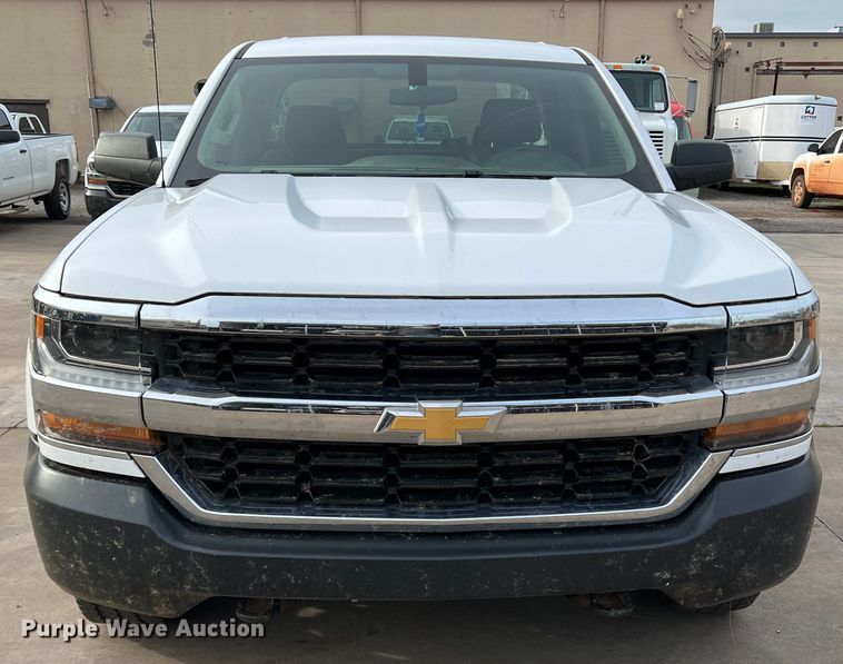 image for item MQ9859 2017 Chevrolet Silverado 1500  Double Cab pickup truck