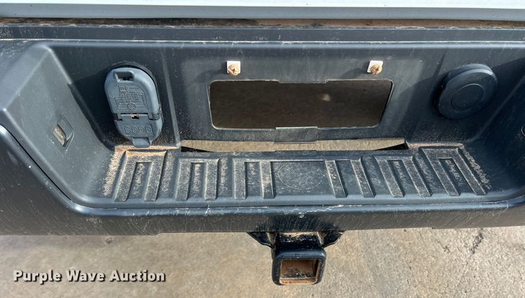 image for item MQ9859 2017 Chevrolet Silverado 1500  Double Cab pickup truck