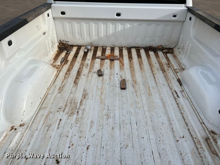 image for item MQ9859 2017 Chevrolet Silverado 1500  Double Cab pickup truck