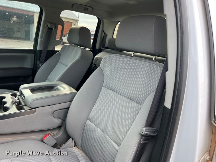 image for item MQ9859 2017 Chevrolet Silverado 1500  Double Cab pickup truck