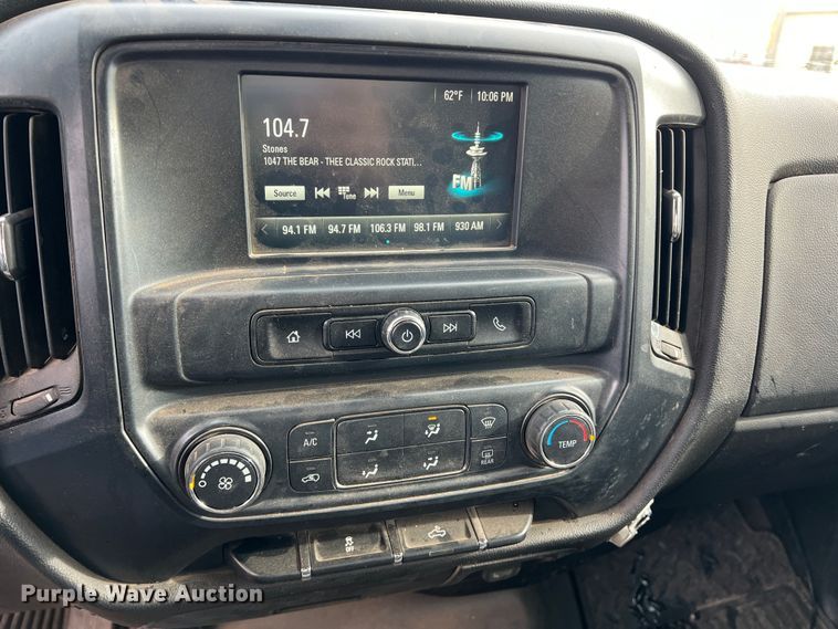 image for item MQ9859 2017 Chevrolet Silverado 1500  Double Cab pickup truck