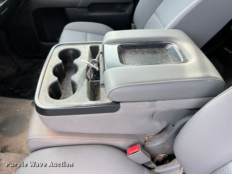 image for item MQ9859 2017 Chevrolet Silverado 1500  Double Cab pickup truck