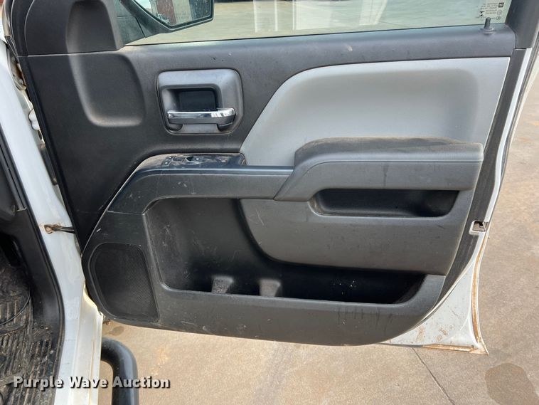 image for item MQ9859 2017 Chevrolet Silverado 1500  Double Cab pickup truck