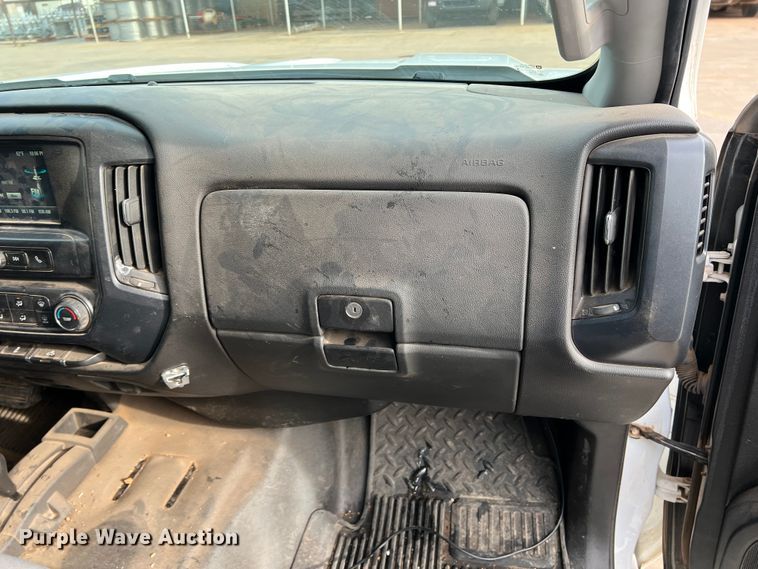 image for item MQ9859 2017 Chevrolet Silverado 1500  Double Cab pickup truck