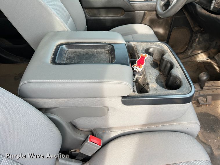 image for item MQ9859 2017 Chevrolet Silverado 1500  Double Cab pickup truck