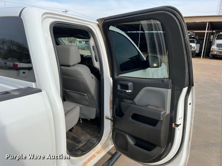 image for item MQ9859 2017 Chevrolet Silverado 1500  Double Cab pickup truck