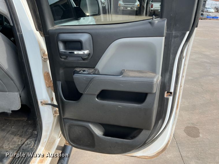 image for item MQ9859 2017 Chevrolet Silverado 1500  Double Cab pickup truck