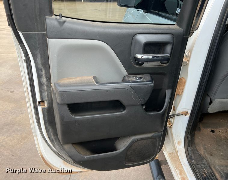 image for item MQ9859 2017 Chevrolet Silverado 1500  Double Cab pickup truck