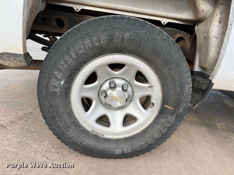 image for item MQ9859 2017 Chevrolet Silverado 1500  Double Cab pickup truck