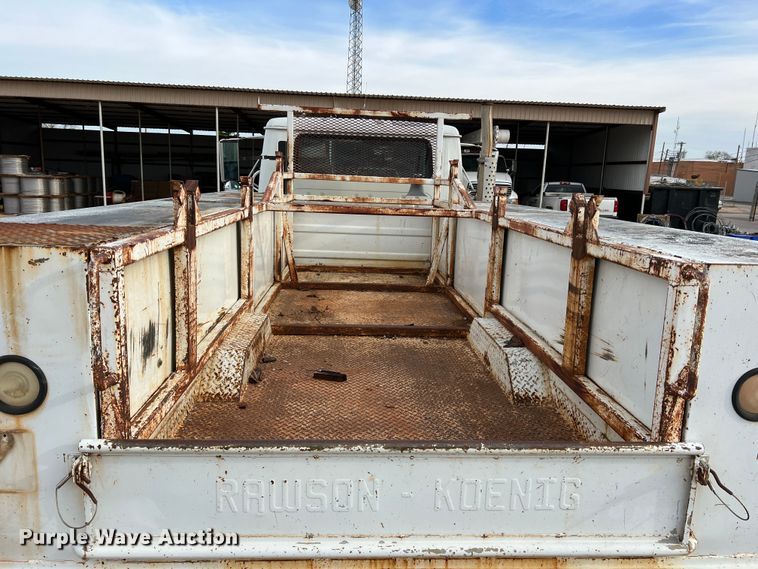 image for item MQ9860 2001 International 4900  utility / service truck