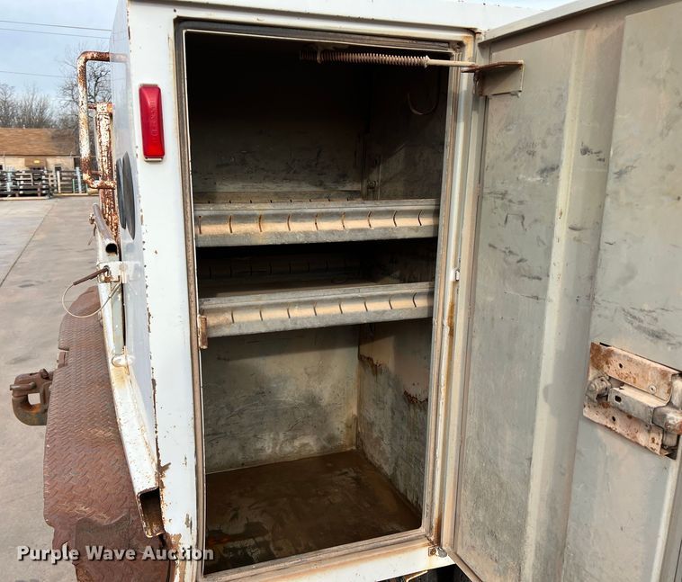 image for item MQ9860 2001 International 4900  utility / service truck