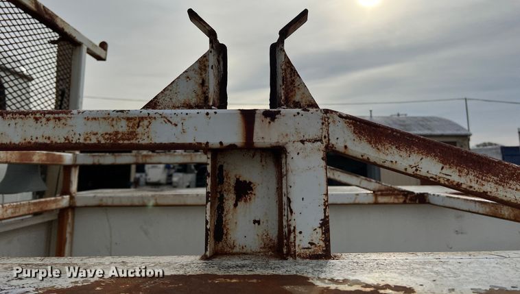 image for item MQ9860 2001 International 4900  utility / service truck